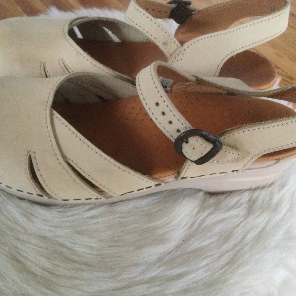 Dansko Maeve Cream Nubuck Mary Jane Clog Size 40 EU/ 9.5  EUC